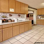 Super 8 By Wyndham Ogallala 